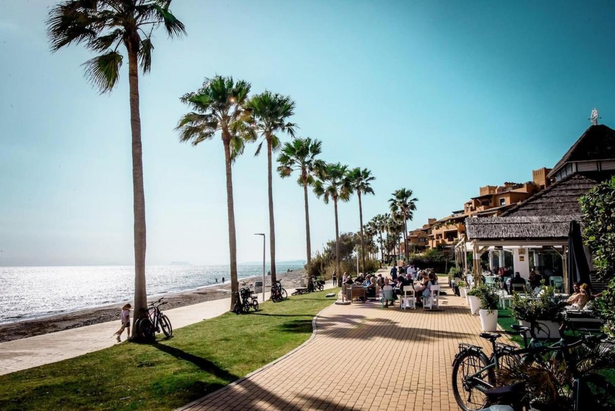 5 Stars Beachfront Paradise - Seaview, Always Heated Pool, Gym, Sauna! Lägenhet *