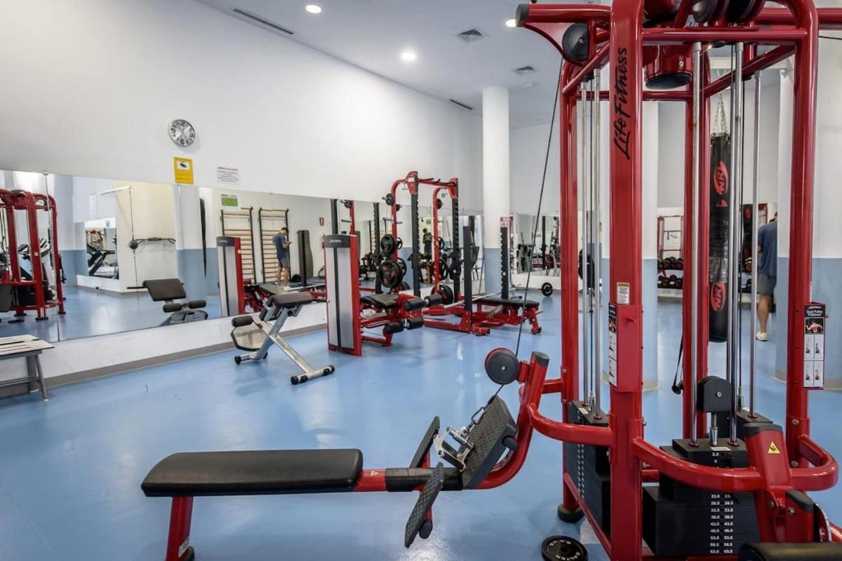 5 Stars Beachfront Paradise - Seaview, Always Heated Pool, Gym, Sauna! *